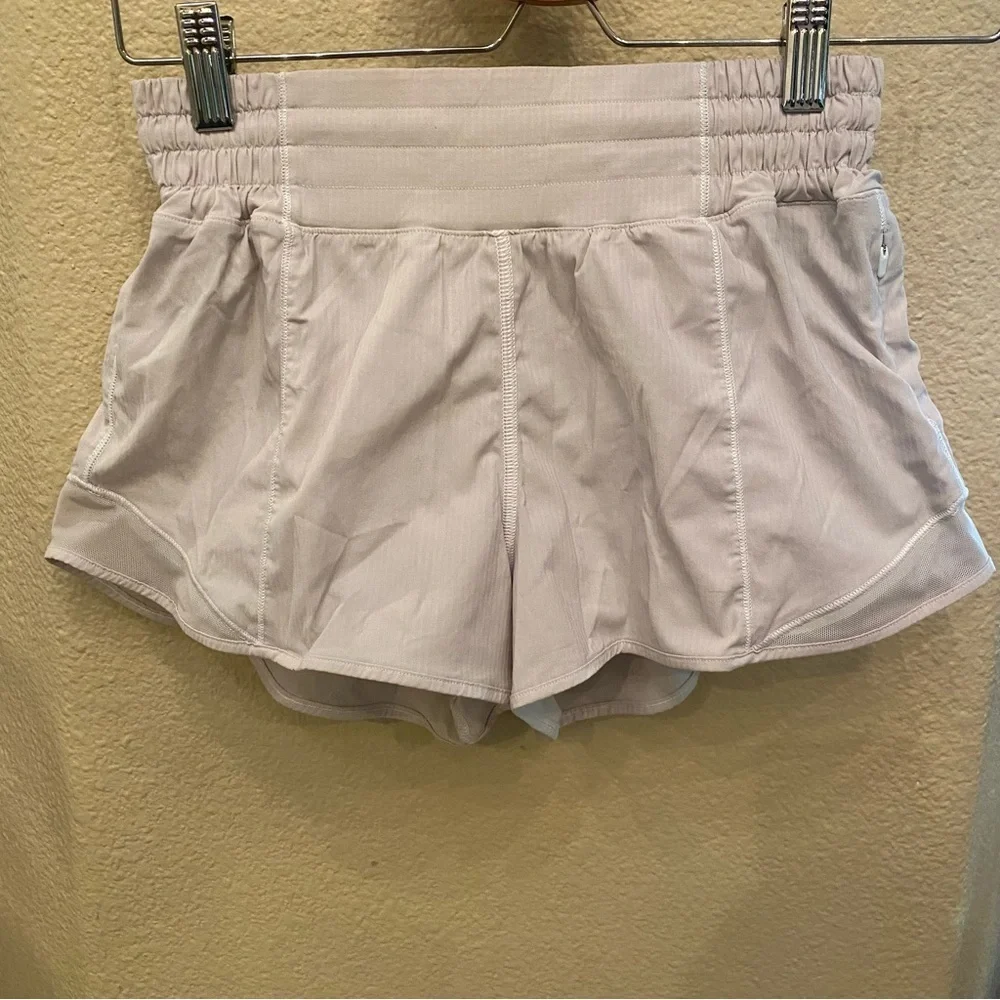 LULULEMON Light Cream Lined Mesh Hem Athletic Shorts Size 4